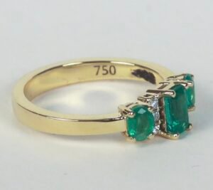 Moderna ring // tres esmeraldas