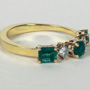 Moderna Ring // Cinco Gemas